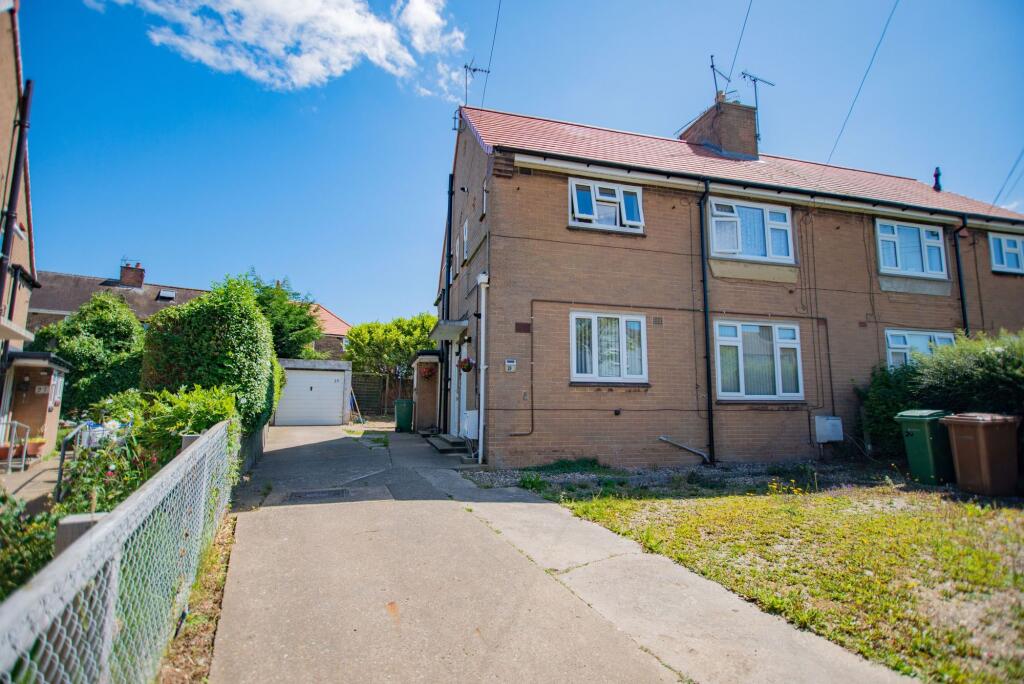 1-bed flat on Whimbrel Avenue, Hornsea, HU18, £65,000