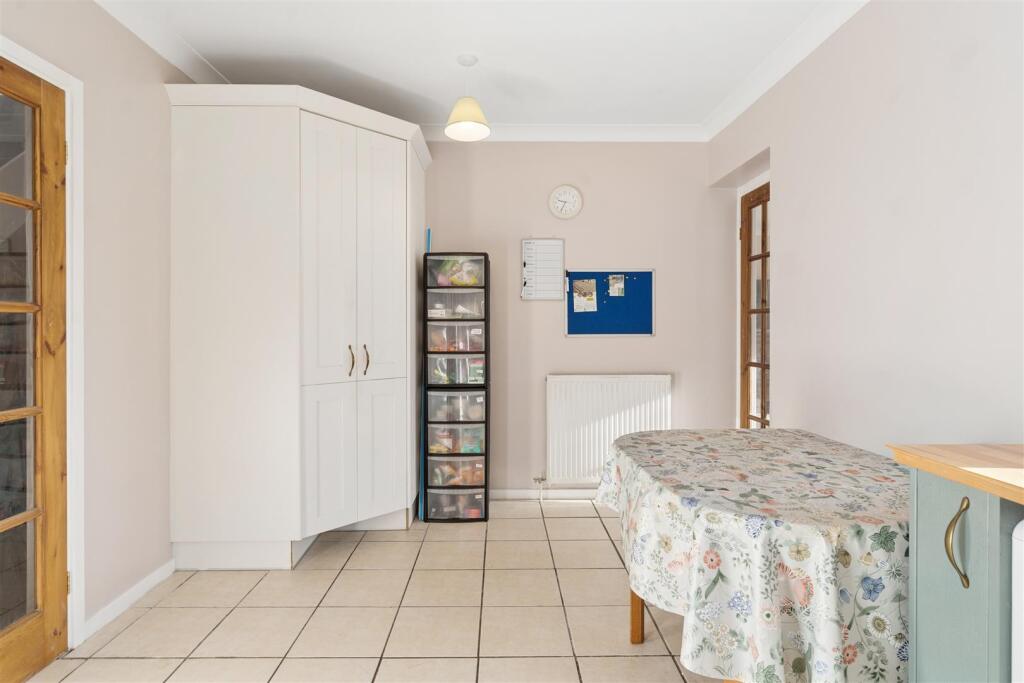 House in Longfield, Foxbury, Ash-cum-Ridley - View 4