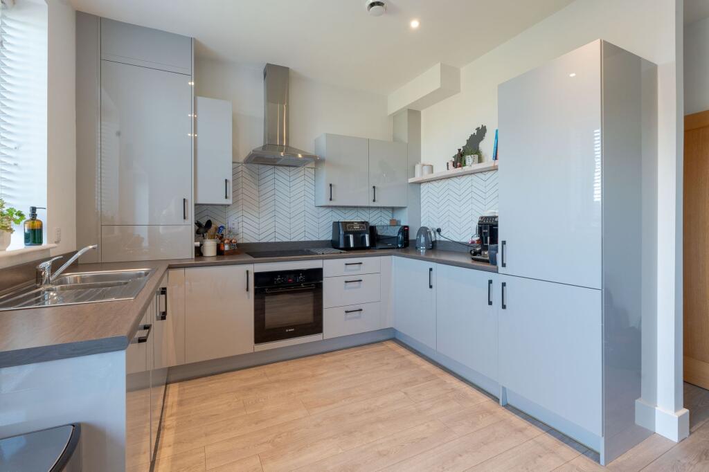 Graven Hill Road, Ambrosden, OX25 - View 6