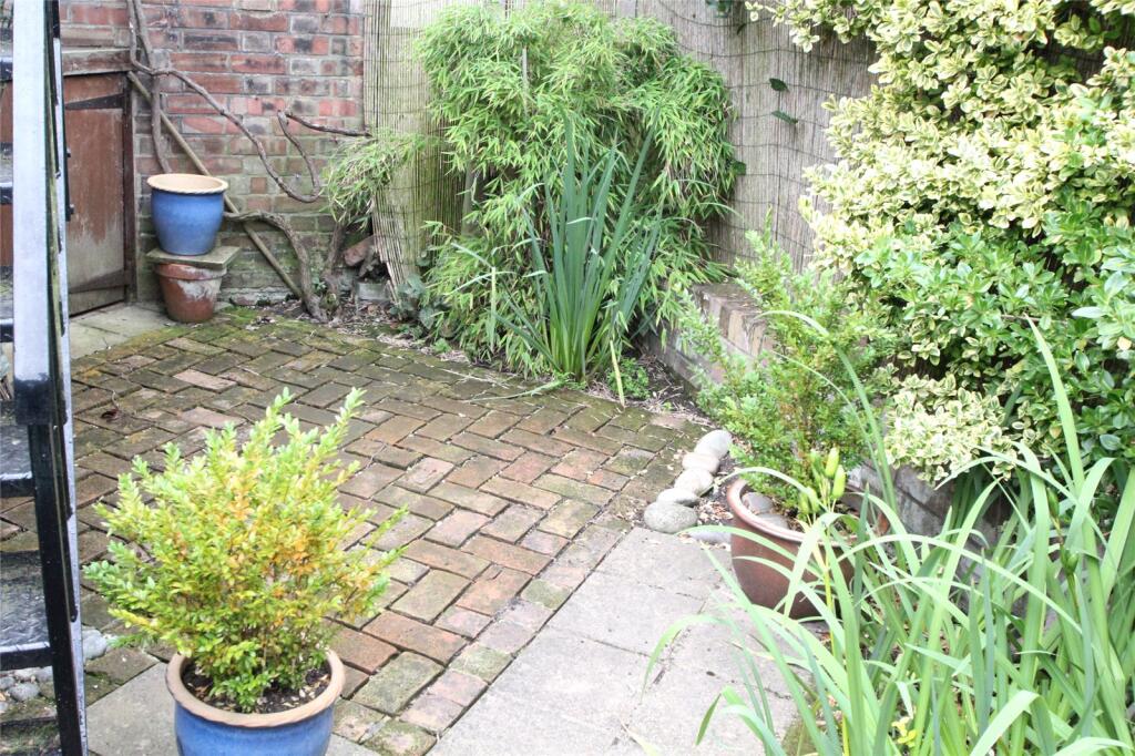 Apartment in London - View 5