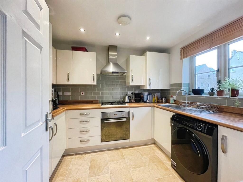Spire View, Cirencester, GL7 photo 3