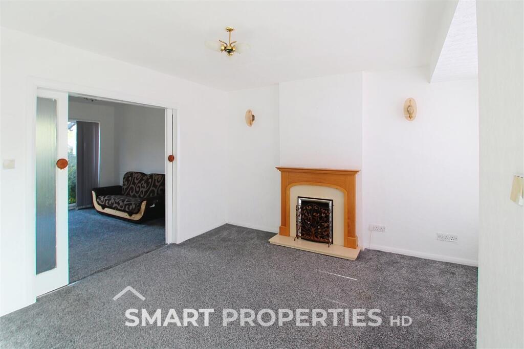 House in Huddersfield - View 3