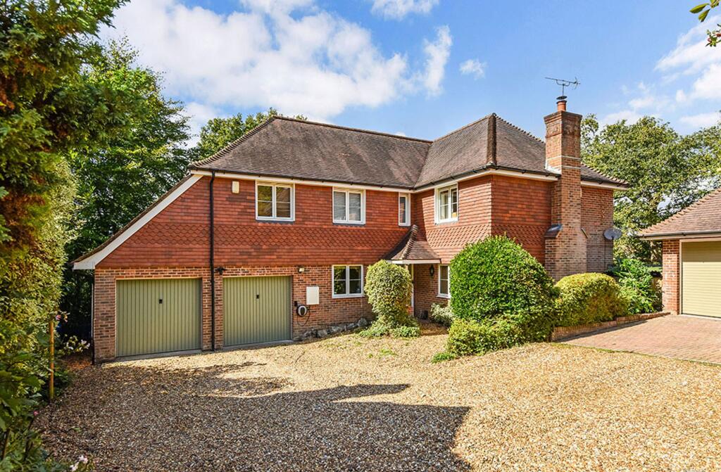 5-bed detached on Boundary Acre, Bursledon, SO31, £695,000