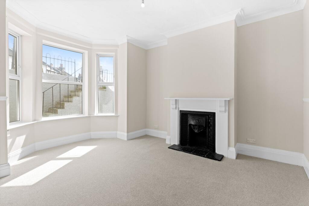Apartment in Tonbridge - View 3