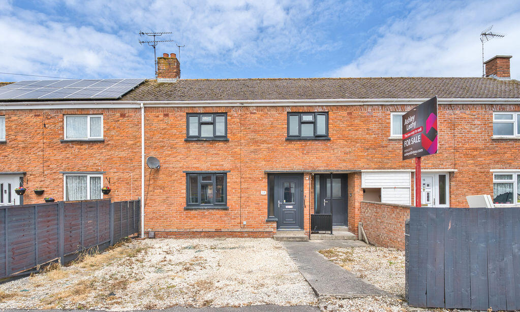 2-bed terraced on Wordsworth Road, Weston super Mare - FIRST TIME BUYERS, £185,000