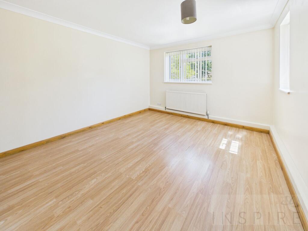 Apartment in Crawley, Ifield - View 6