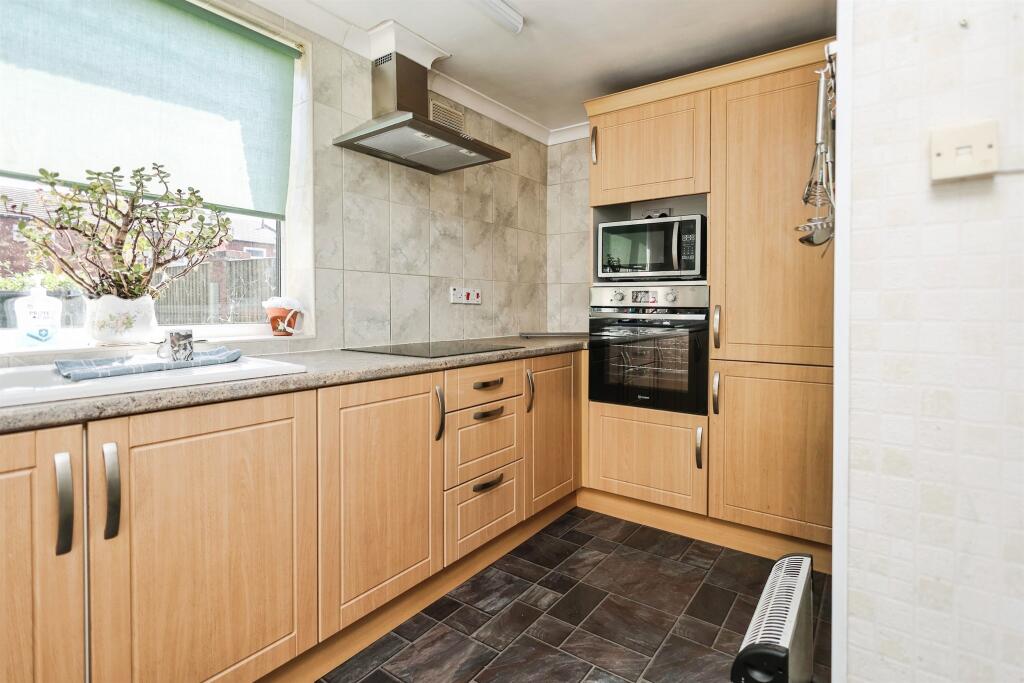 House in Dudley, West Midlands - View 3