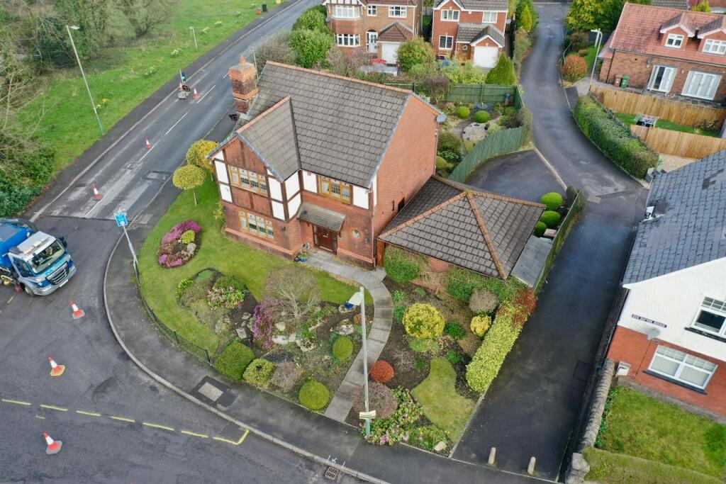 House in Newport - More