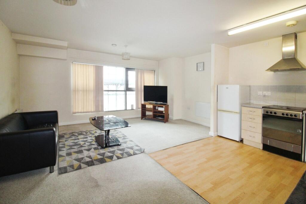 Apartment in Swindon, South Swindon - View 2