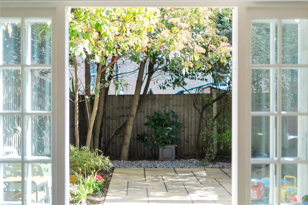 House in London - View 5