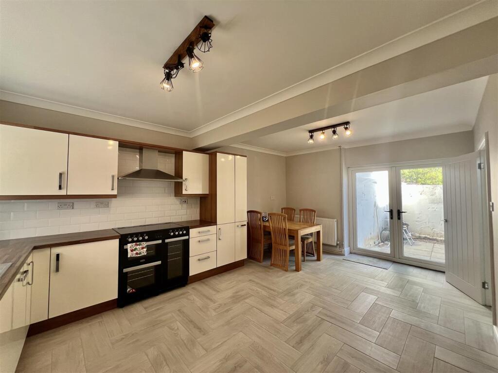 House in Brynaman, Brynaman Uchaf, Cwarter Bach - More