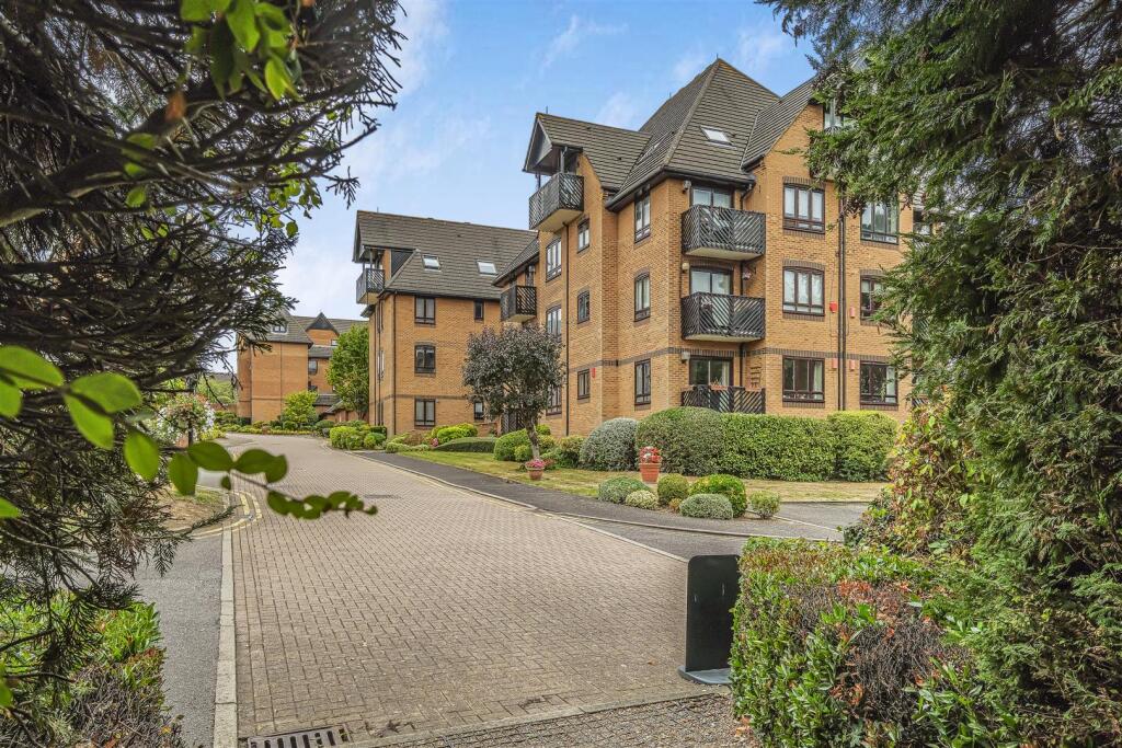 Main image of property: Epping New Road, Buckhurst Hill