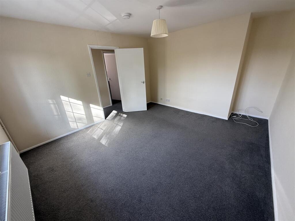 Apartment in Warwick, Cliff Hill - View 3
