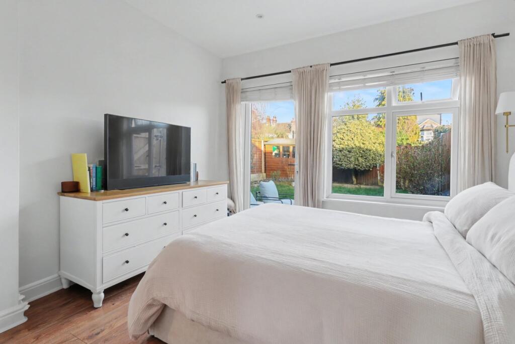 Southsea Avenue, Leigh-on-Sea, SS9 photo 4