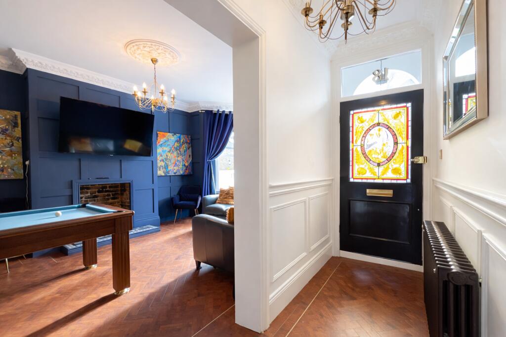 House in Southend-on-Sea, Leigh-on-Sea - More