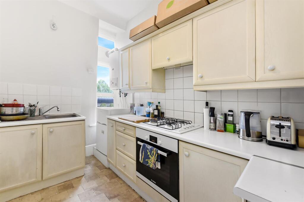 Apartment in London - More