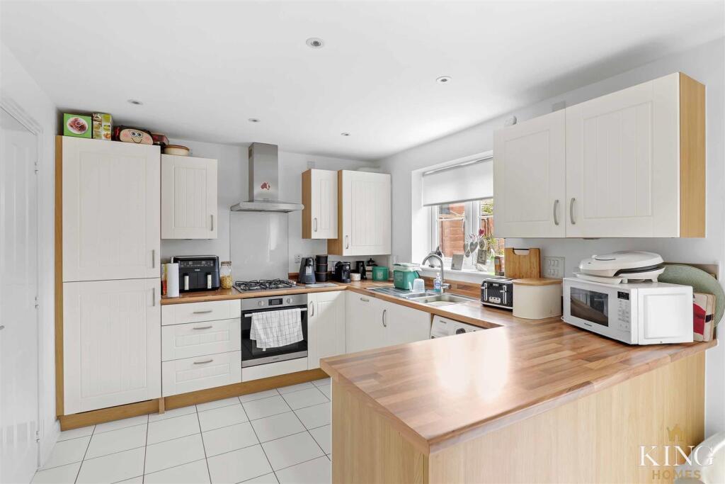 Spearhead Road, Bidford-On-Avon, Alcester photo 3