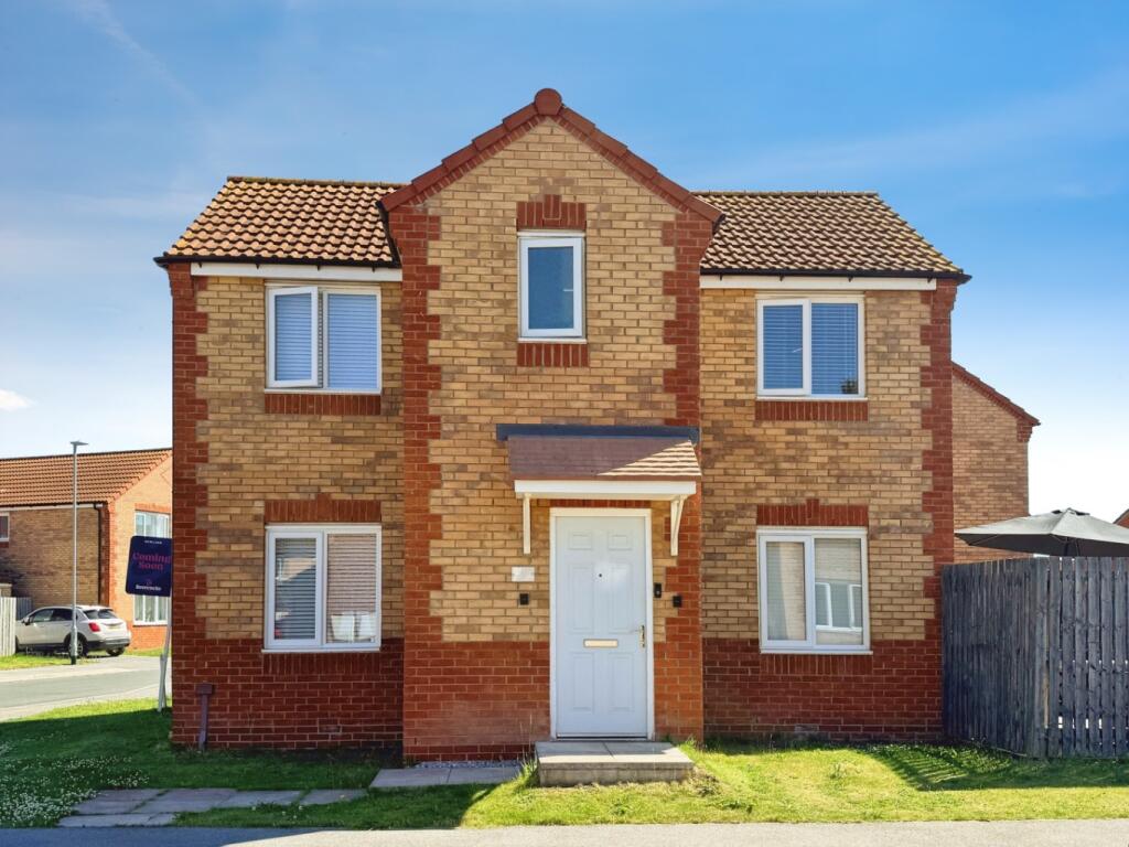 3-bed detached on 1, Hooper Close, Hull, East Riding of Yorkshire, HU6 9FG, £175,000