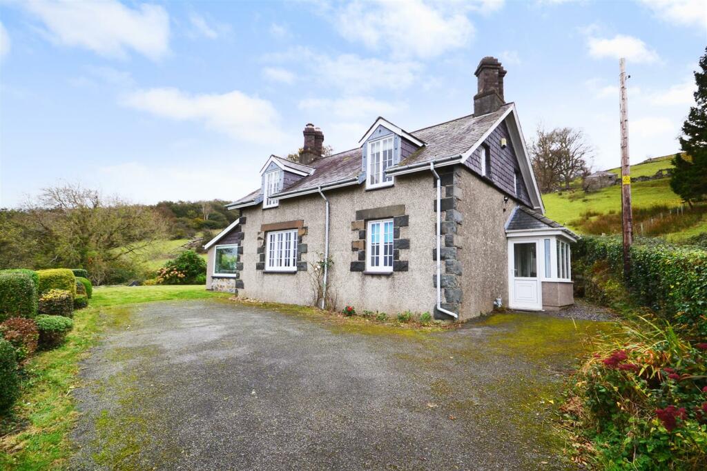 Main image of property: Crymlyn, Abergwyngregyn