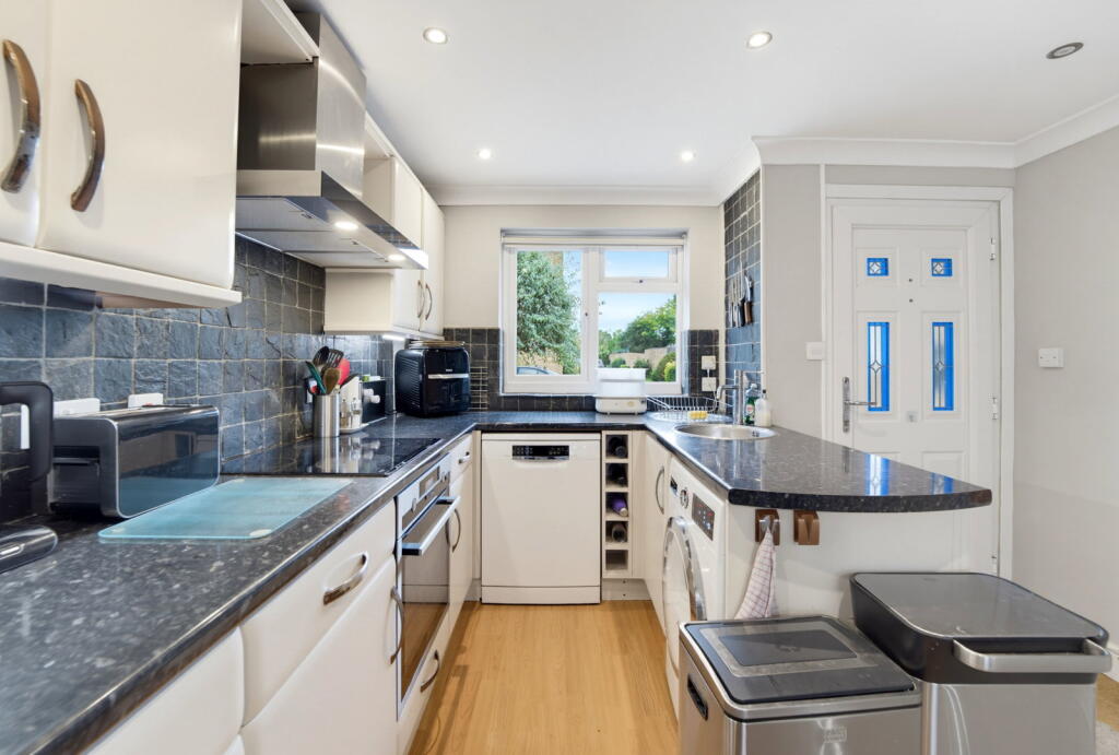 House in Runnymede, Chertsey - View 4