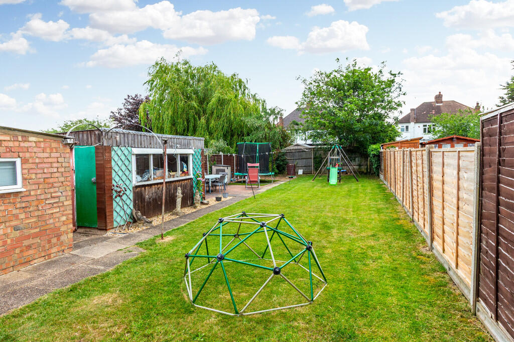 House in Rushden, North Northamptonshire - View 2