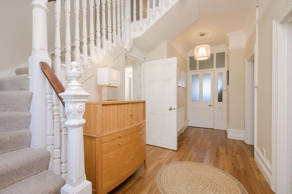 House in Elmbridge, Claygate - View 3