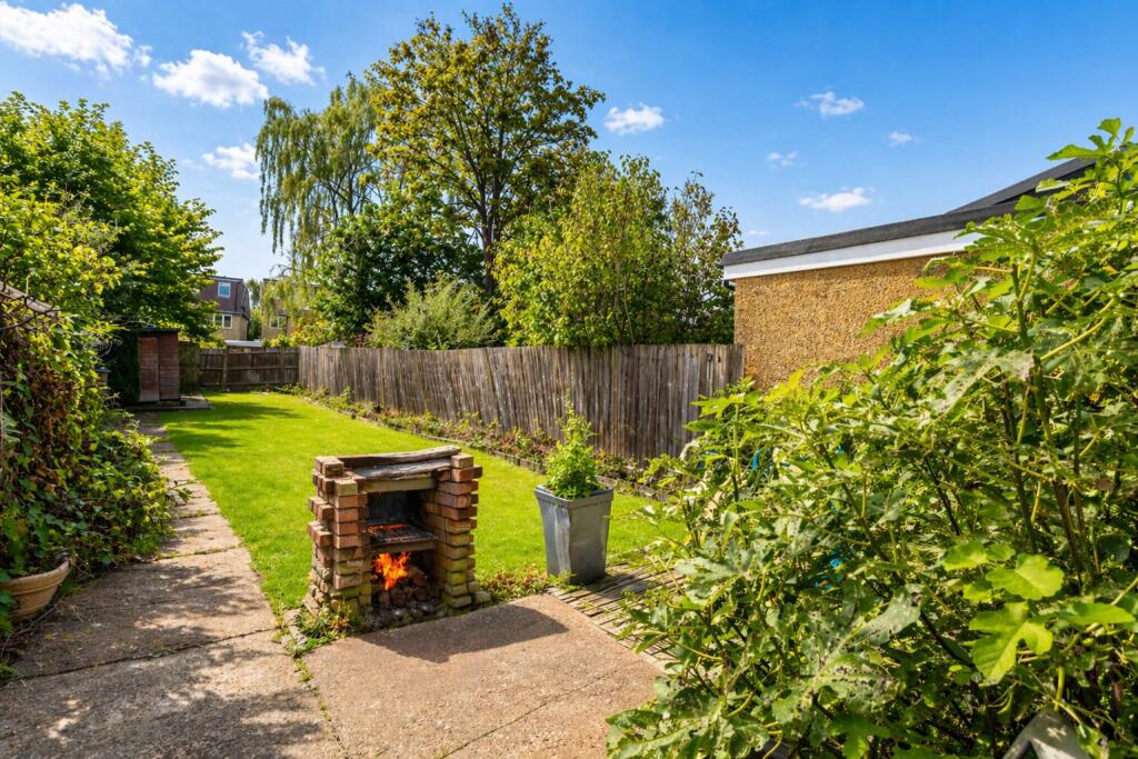 Wynchlands Crescent, St. Albans, Hertfordshire, AL4 photo 4