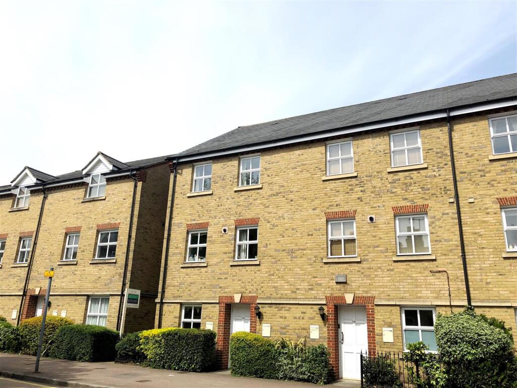Main image of property: High Street, Berkhamsted