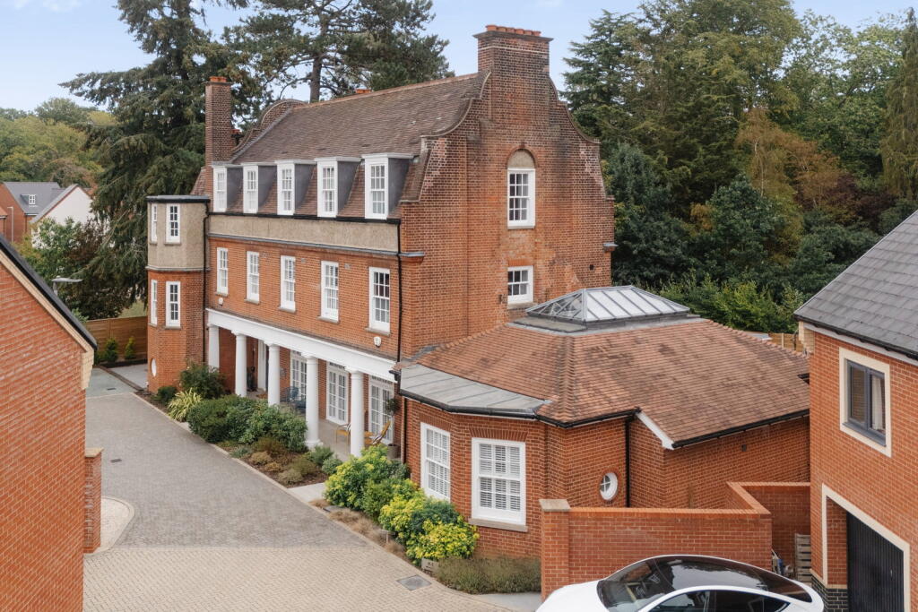 House in Colchester, Kingswood Heath, Mile End - More