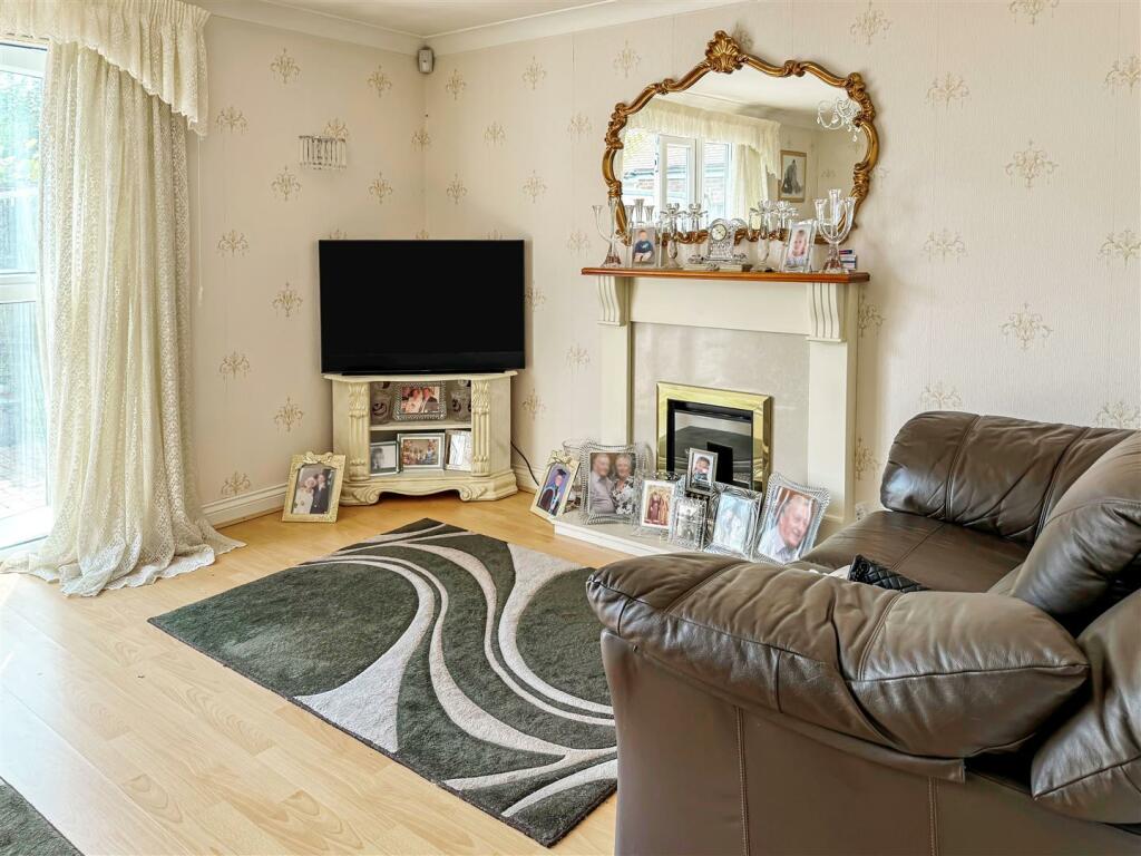 Horsham Road West, Littlehampton photo 3