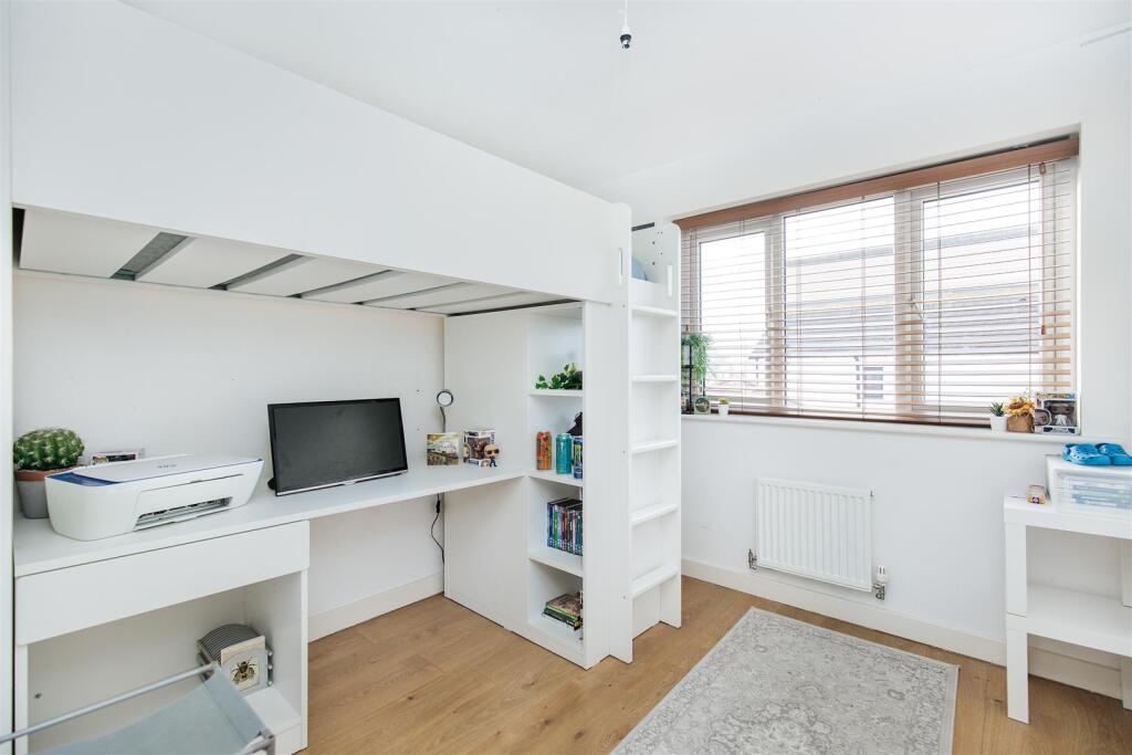 House in Newcastle upon Tyne, Elmwood Park, Middle Brunton - More