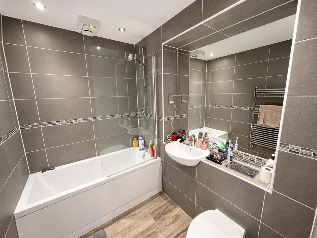 Apartment in Bristol - View 4