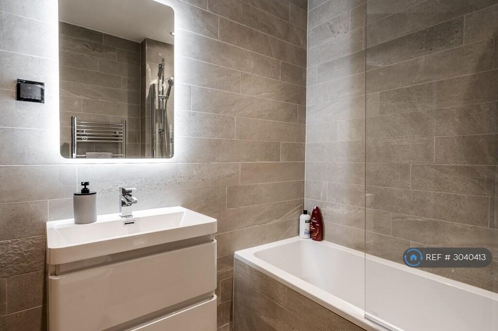 Apartment in Liverpool - View 5