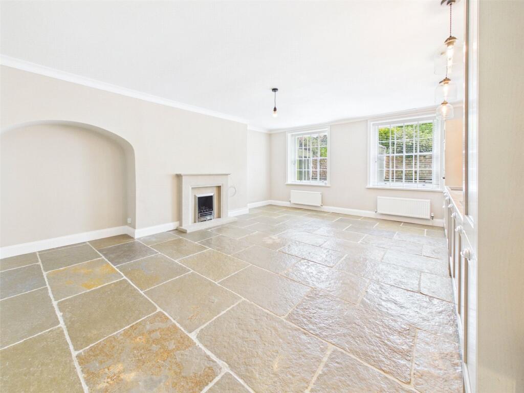 Apartment in Cheltenham, Marle Hill, Prestbury - View 3