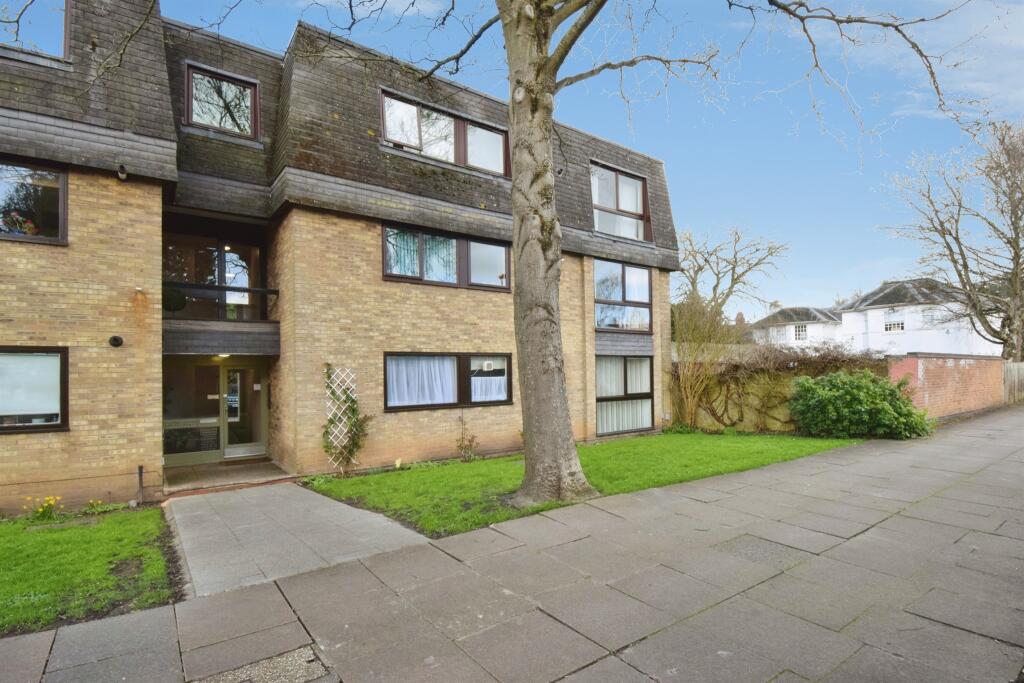 Main image of property: North Avenue, Leicester