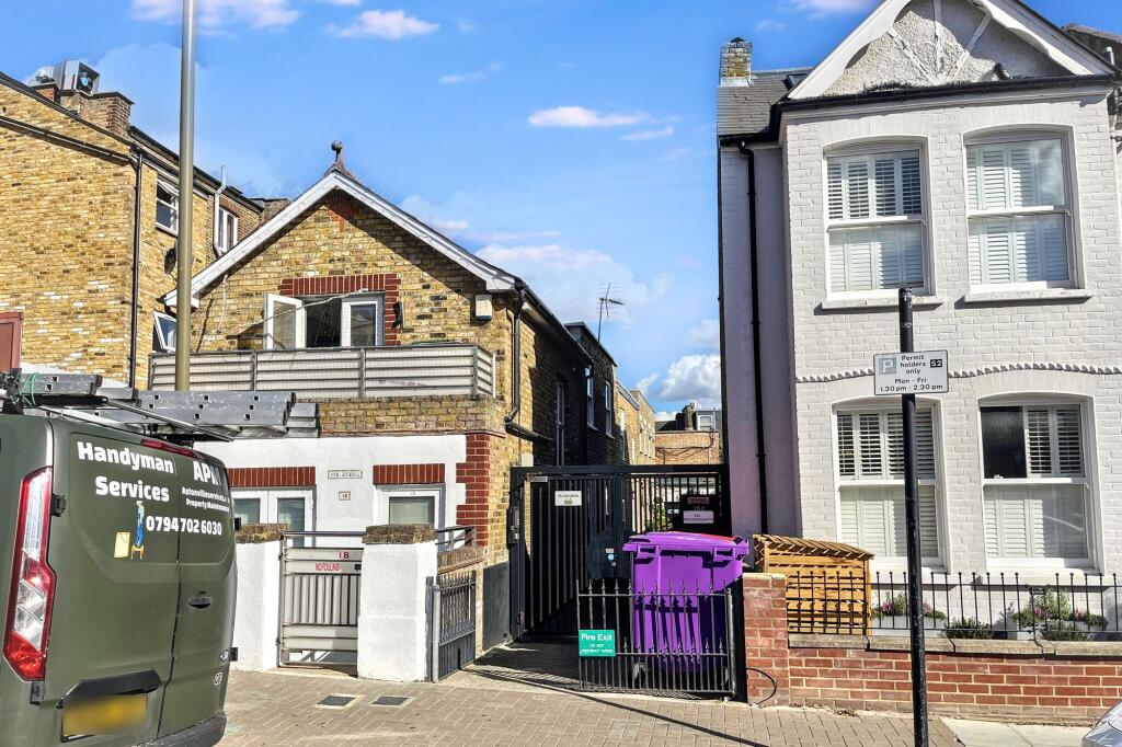 Apartment in London - View 3