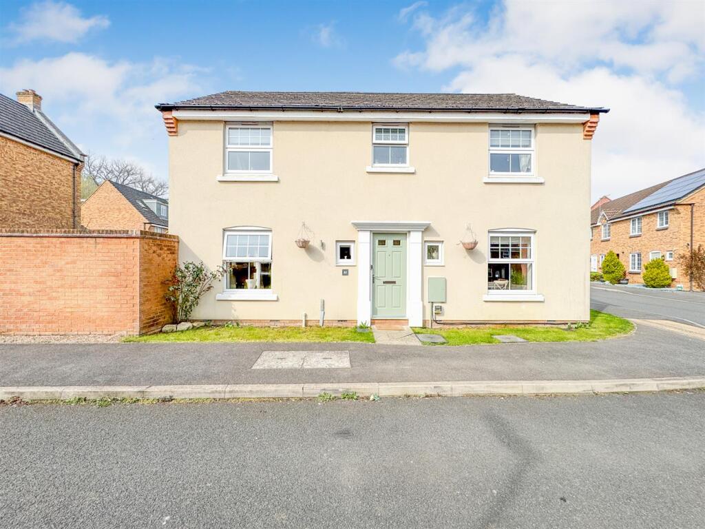 4-bed detached on Clarendon Close, Corby, £329,995