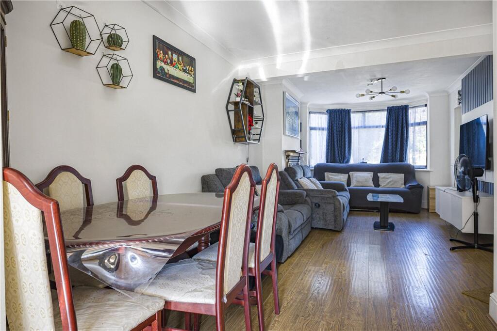 House in Orpington, Poverest, St Mary Cray - View 4
