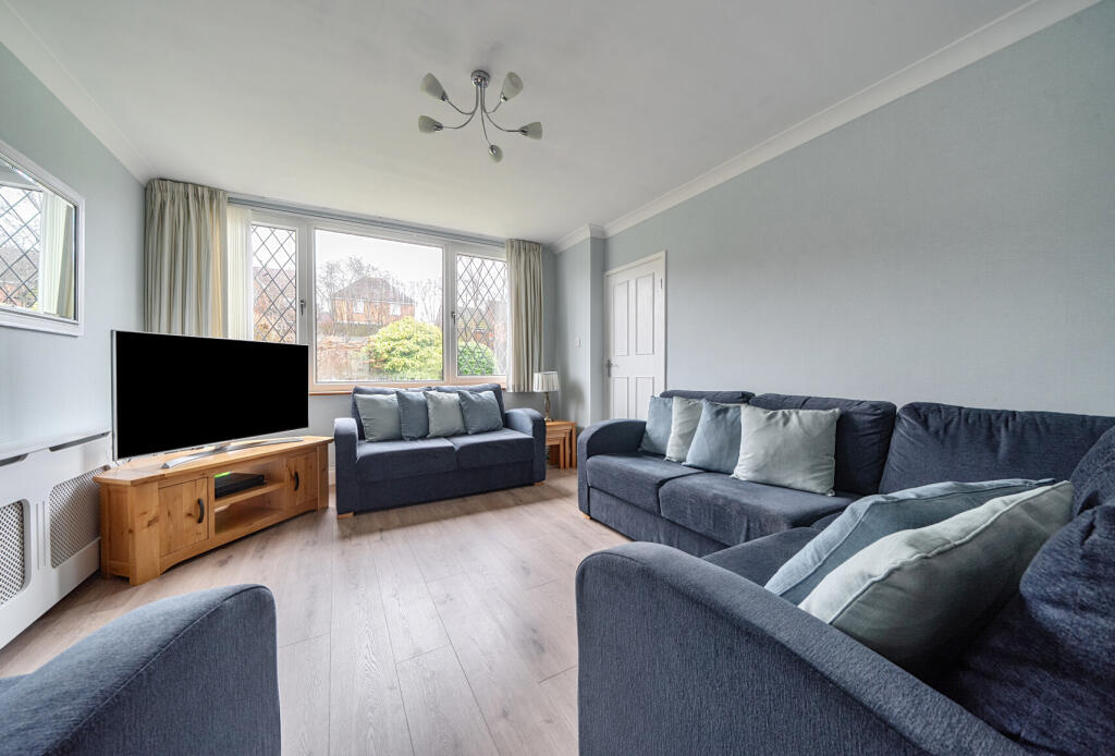 Badminton Road, Coalpit Heath, Bristol, Gloucestershire, BS36 photo 2