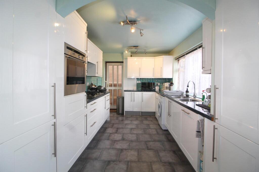 House in Enfield - View 3