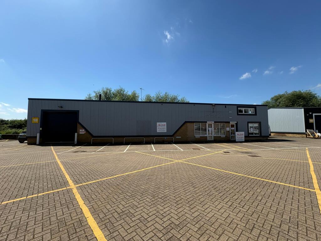 Unit 18 Millbrook Close - External (2).jpeg