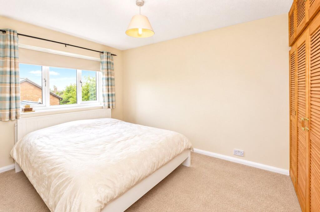 House in Guildford, Merrow - View 4