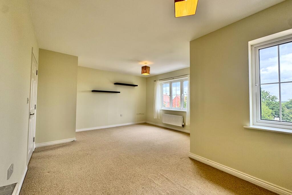 Apartment in Fareham, Hampshire - View 3