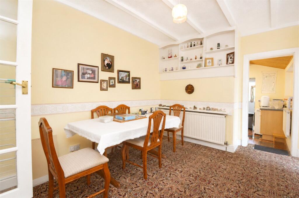 Field Road, New Brighton, Wirral photo 4