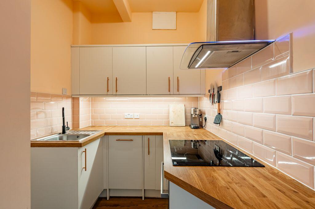 Apartment in Edinburgh - More