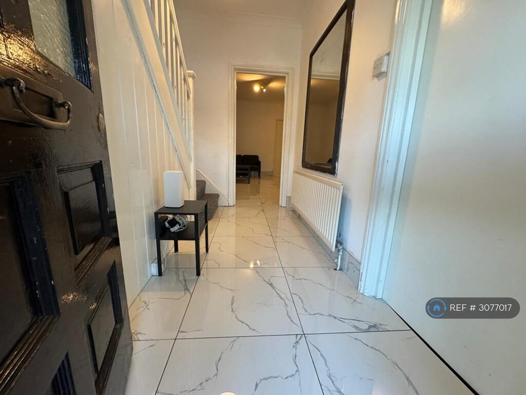 House in Southampton - View 4