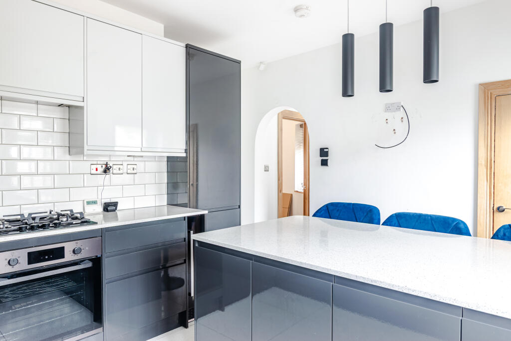 Moorland Grove, Leeds, LS17 photo 4