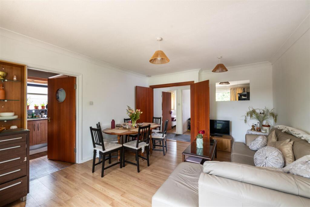 Apartment in Reigate and Banstead, Surrey - View 5