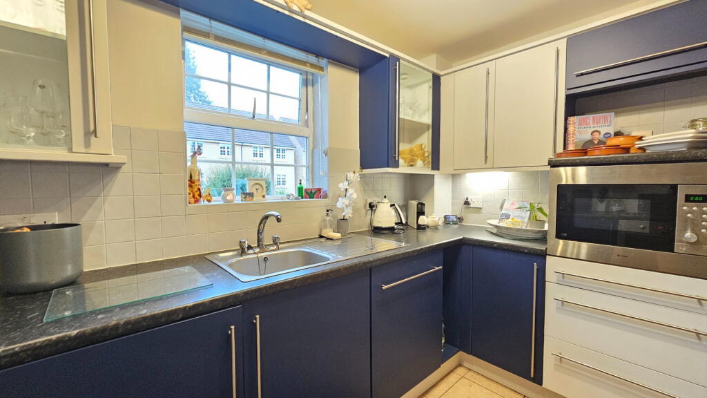 Apartment in Newbury, Speenhamland - More