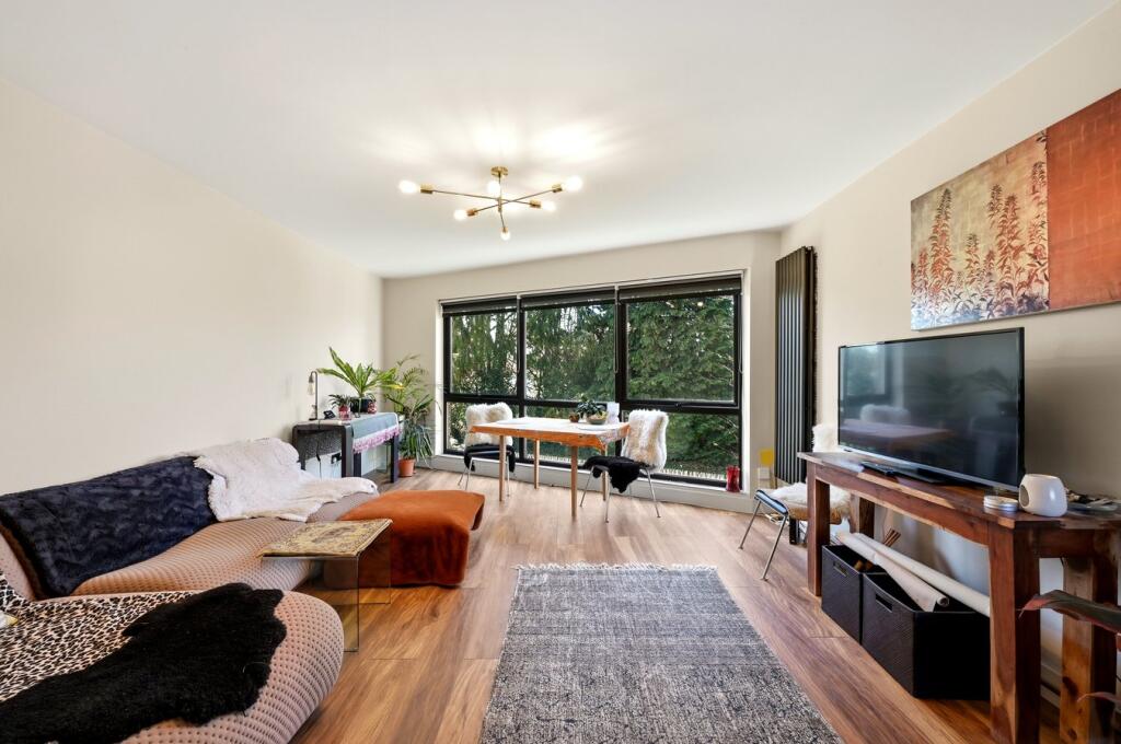 Apartment in Weybridge - View 3